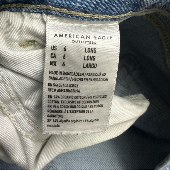 American Eagle Outfitters Light Blue Mom Jean - Picture 3 of 6